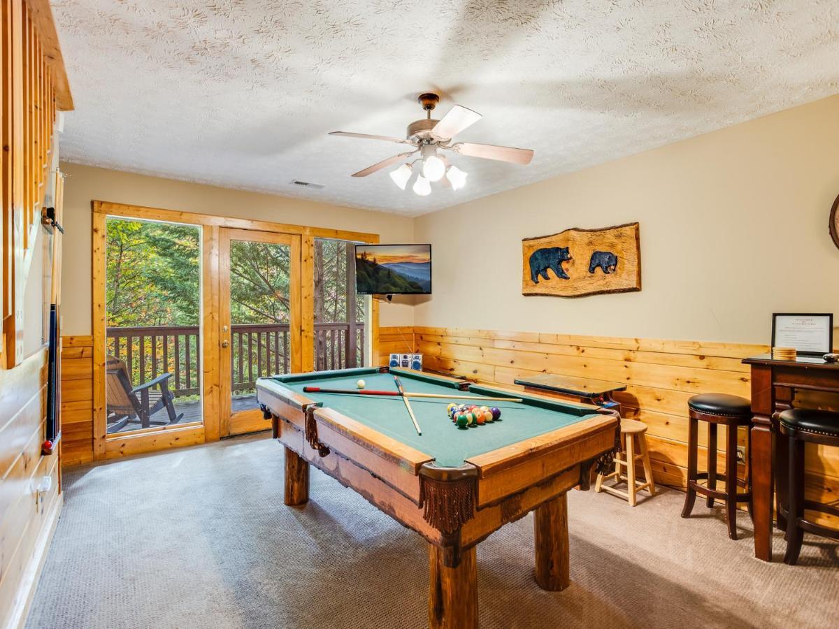 Saddle Ridge Villa Гетлинбург Екстериор снимка