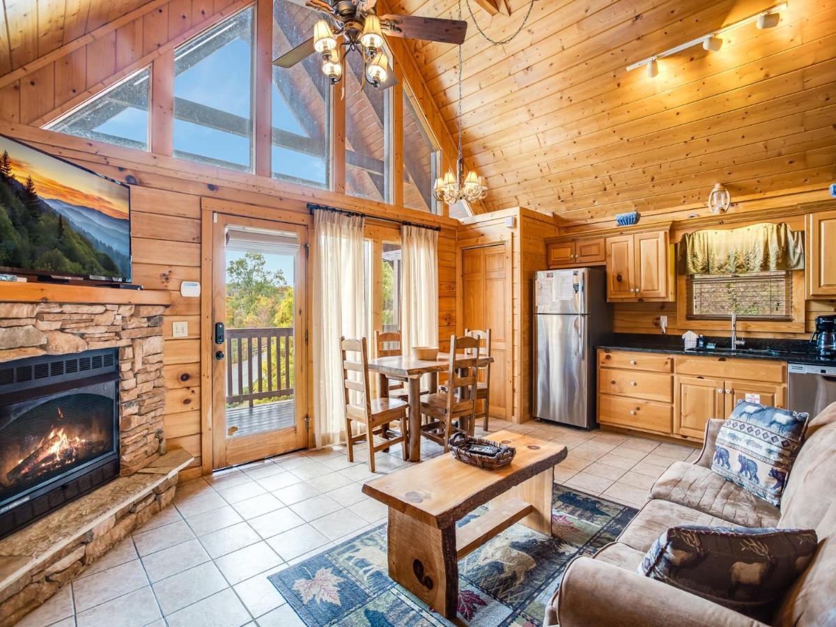 Saddle Ridge Villa Гетлинбург Екстериор снимка