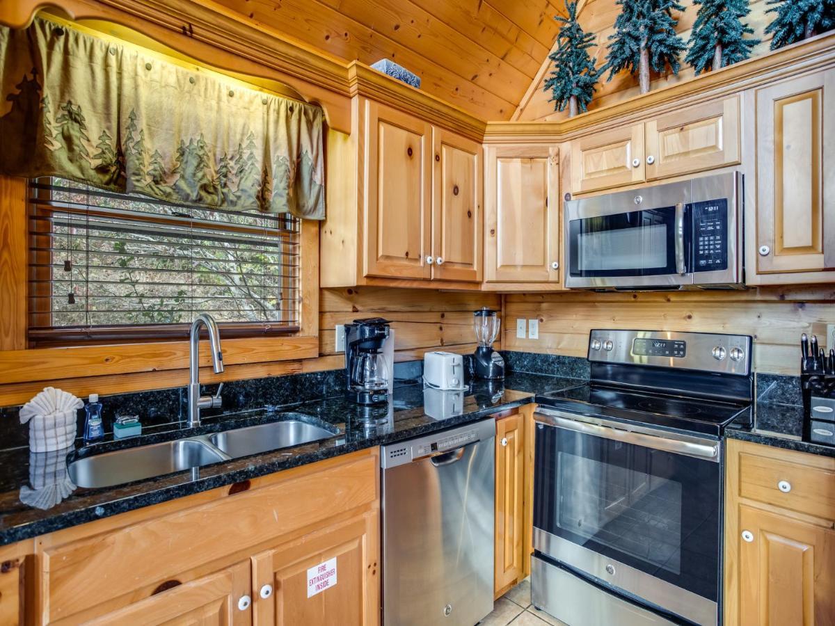 Saddle Ridge Villa Гетлинбург Екстериор снимка