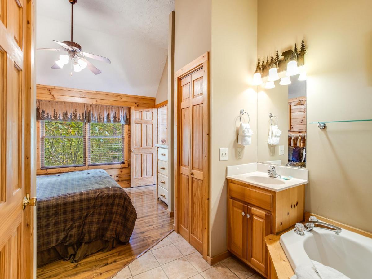 Saddle Ridge Villa Гетлинбург Екстериор снимка